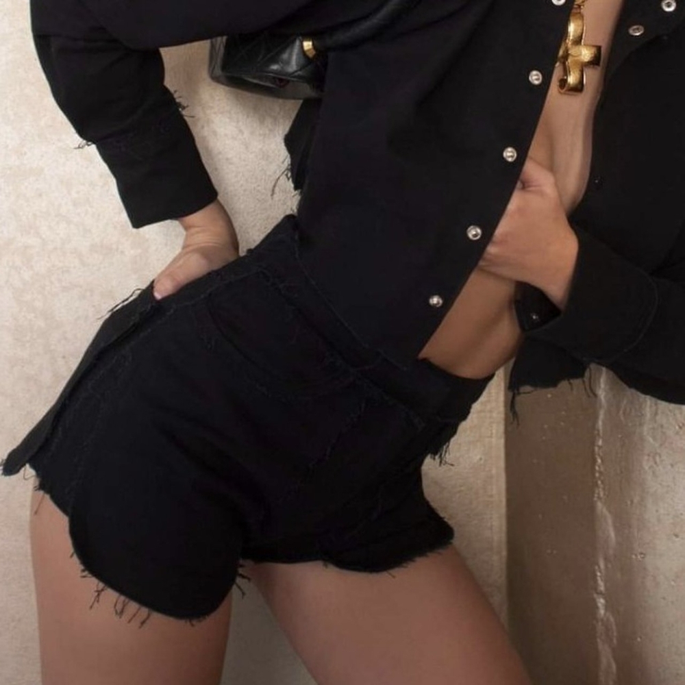 Tsuka shorts Areyouami